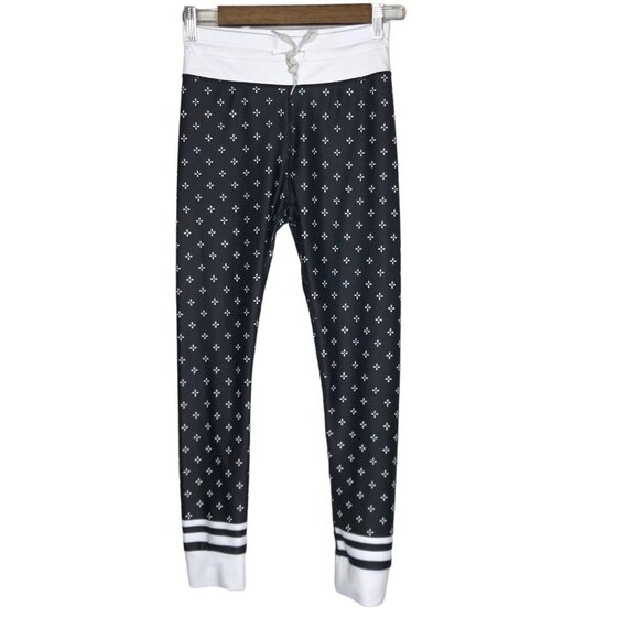 Sarah's Day x White Fox Active Black & White Jasmine Clover Leggings Size Medium - Picture 1 of 8